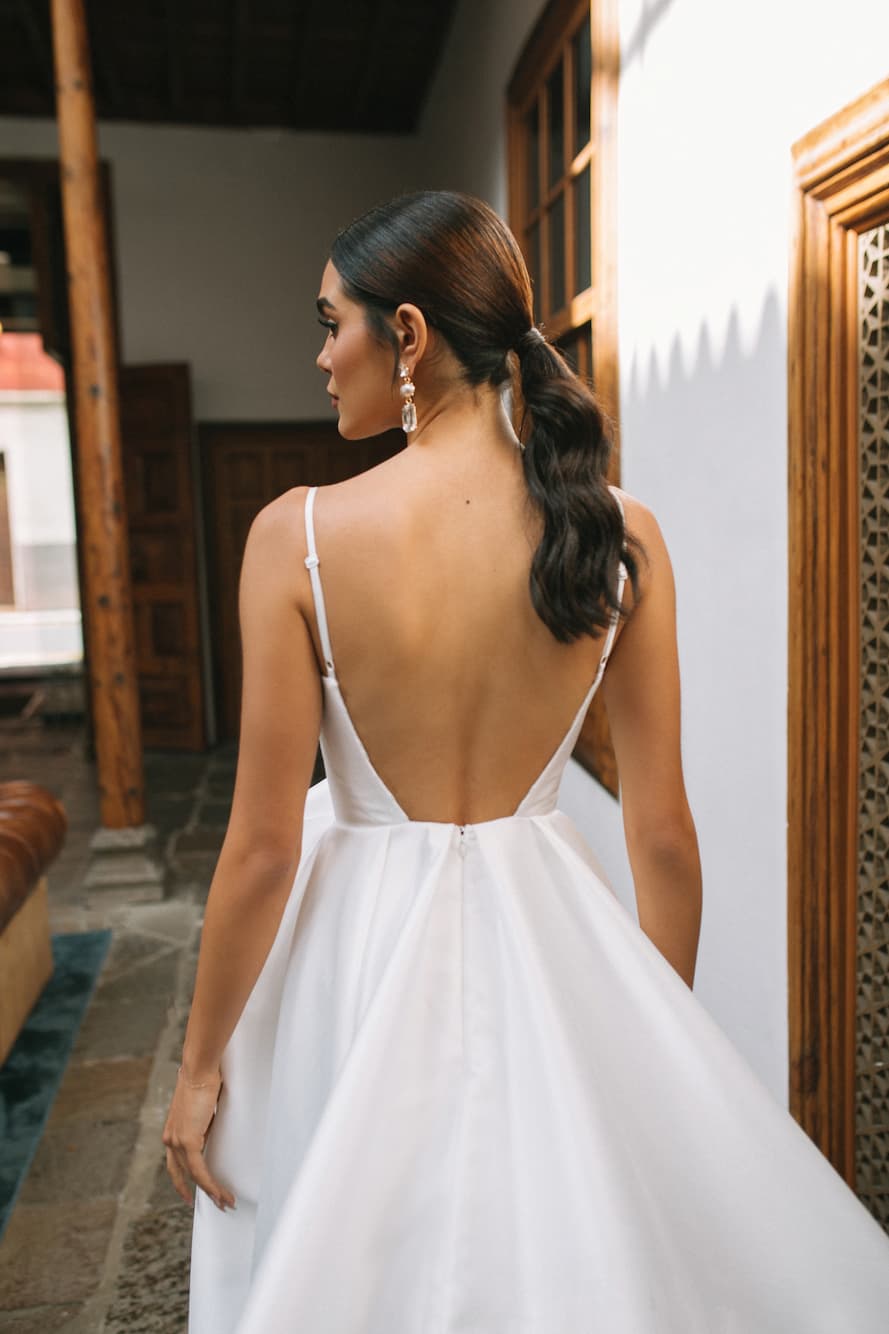 Rara Avis Simple A-silhouette wedding dress Vanata at Dell'Amore, Auckland, NZ 3