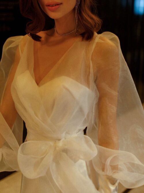 organza white transparent wedding dress Diya by rara avis with a bow and volumised sleeves, nz, 7